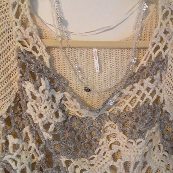 (2) Free People Ivory/Gray Crochet Sweater Sz M - Picture 4 of 8